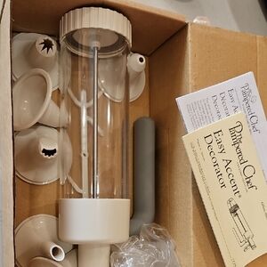 Pampered Chef White Kitchen Tool Set